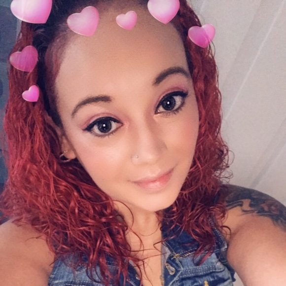 Meet your Posher, Cintia - Picture 1 of 1